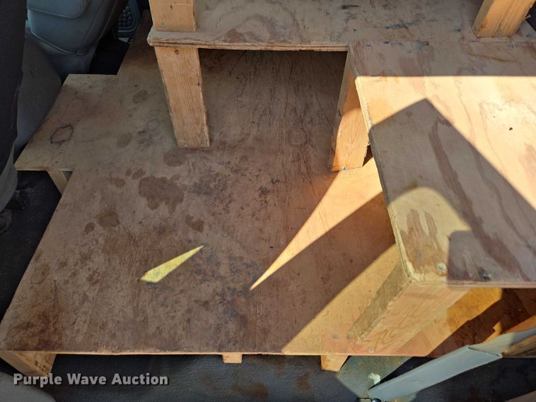 image for item ED2173 2007 Ford F650 XLT Super Duty Crew Cab flatbed truck with mud mixing system