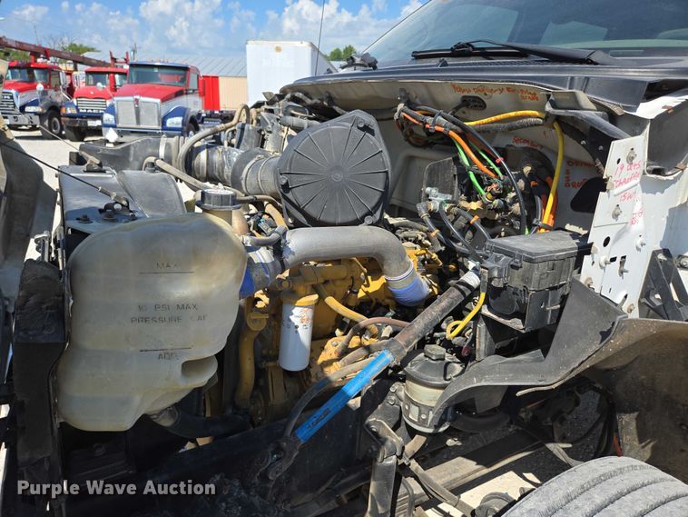 image for item ED2173 2007 Ford F650 XLT Super Duty Crew Cab flatbed truck with mud mixing system