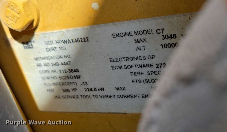 image for item ED2173 2007 Ford F650 XLT Super Duty Crew Cab flatbed truck with mud mixing system