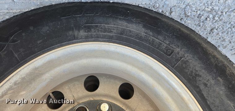 image for item ED2173 2007 Ford F650 XLT Super Duty Crew Cab flatbed truck with mud mixing system