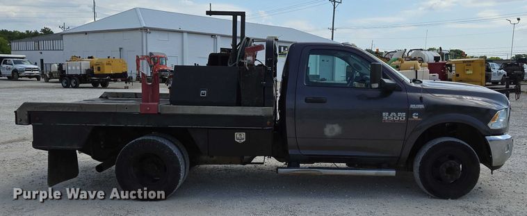 image for item ED2174 2016 Dodge Ram 3500 flatbed pickup truck