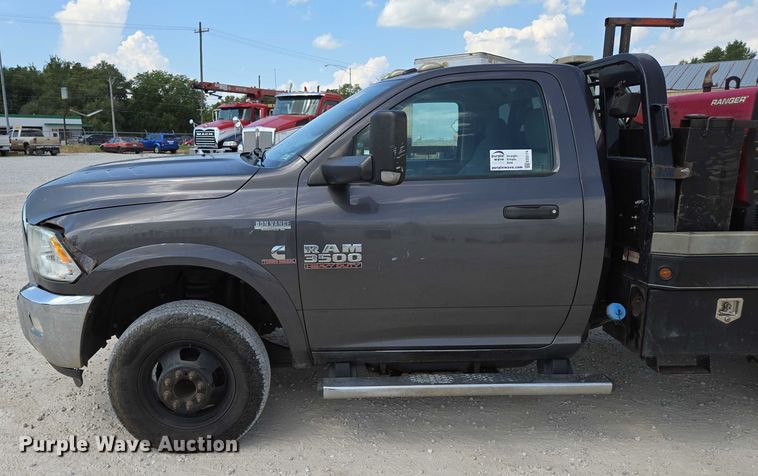 image for item ED2174 2016 Dodge Ram 3500 flatbed pickup truck