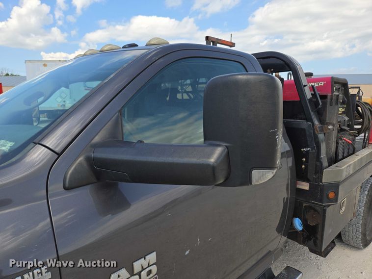 image for item ED2174 2016 Dodge Ram 3500 flatbed pickup truck