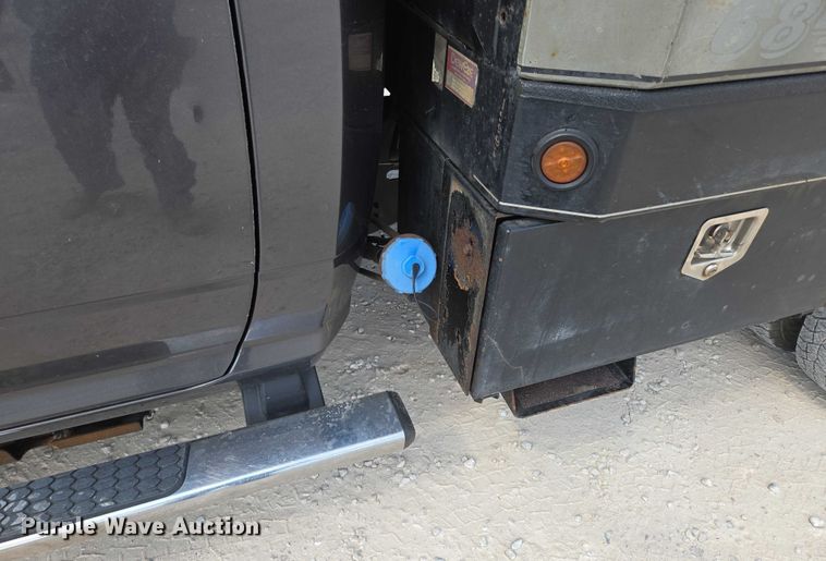 image for item ED2174 2016 Dodge Ram 3500 flatbed pickup truck