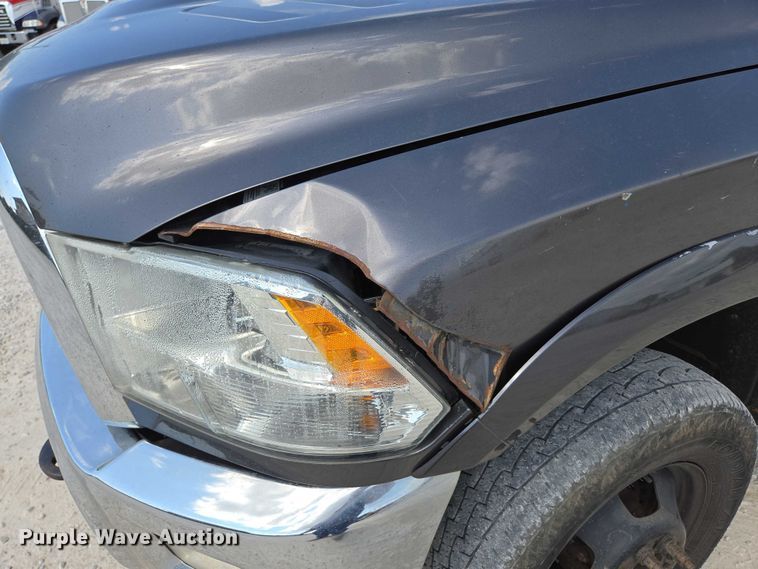 image for item ED2174 2016 Dodge Ram 3500 flatbed pickup truck