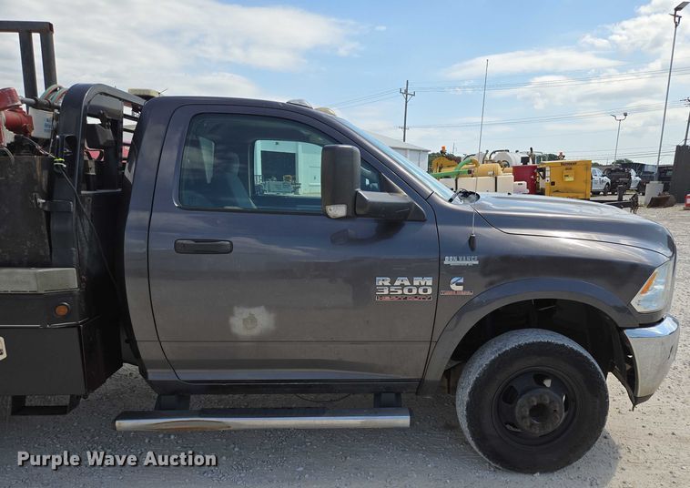 image for item ED2174 2016 Dodge Ram 3500 flatbed pickup truck