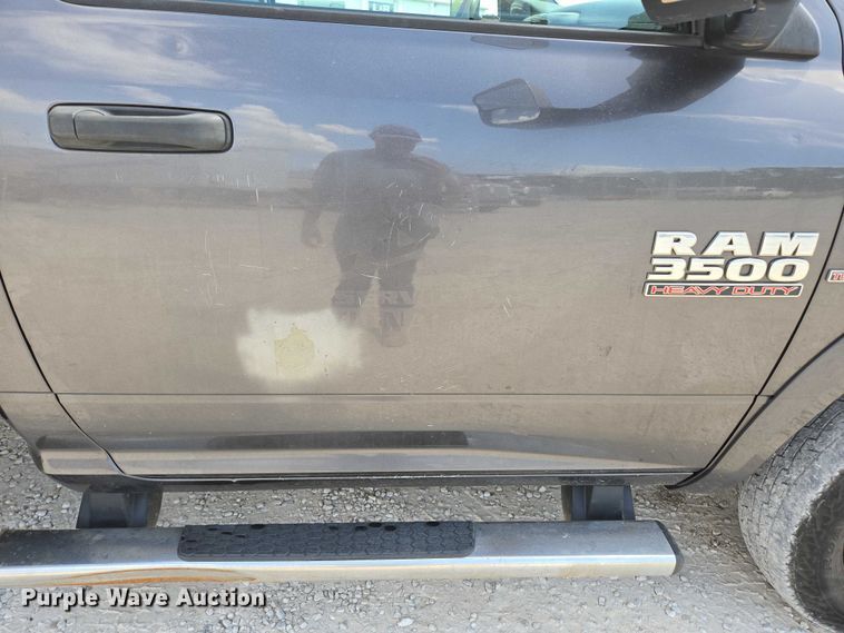 image for item ED2174 2016 Dodge Ram 3500 flatbed pickup truck