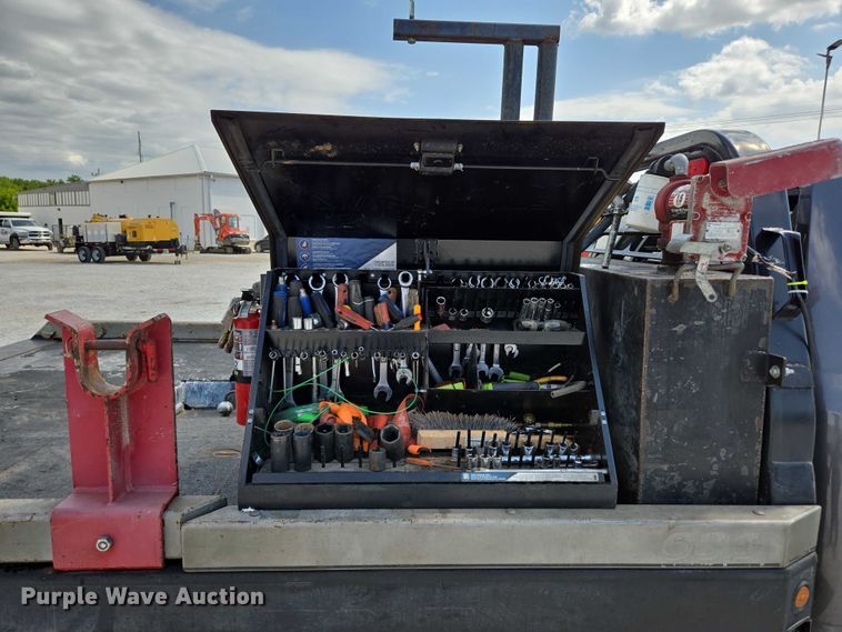 image for item ED2174 2016 Dodge Ram 3500 flatbed pickup truck