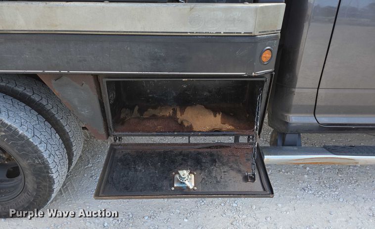 image for item ED2174 2016 Dodge Ram 3500 flatbed pickup truck