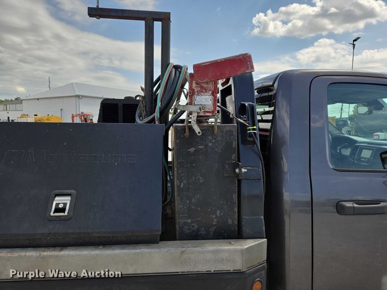 image for item ED2174 2016 Dodge Ram 3500 flatbed pickup truck