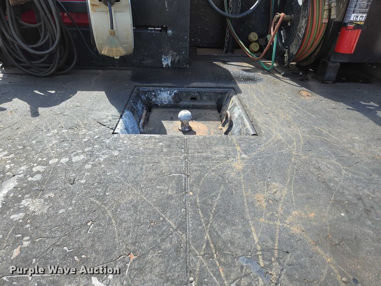 image for item ED2174 2016 Dodge Ram 3500 flatbed pickup truck