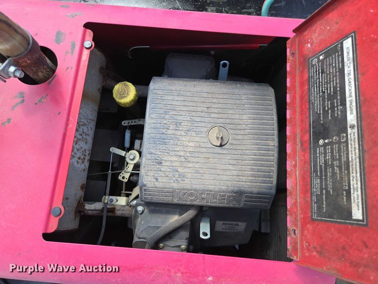 image for item ED2174 2016 Dodge Ram 3500 flatbed pickup truck