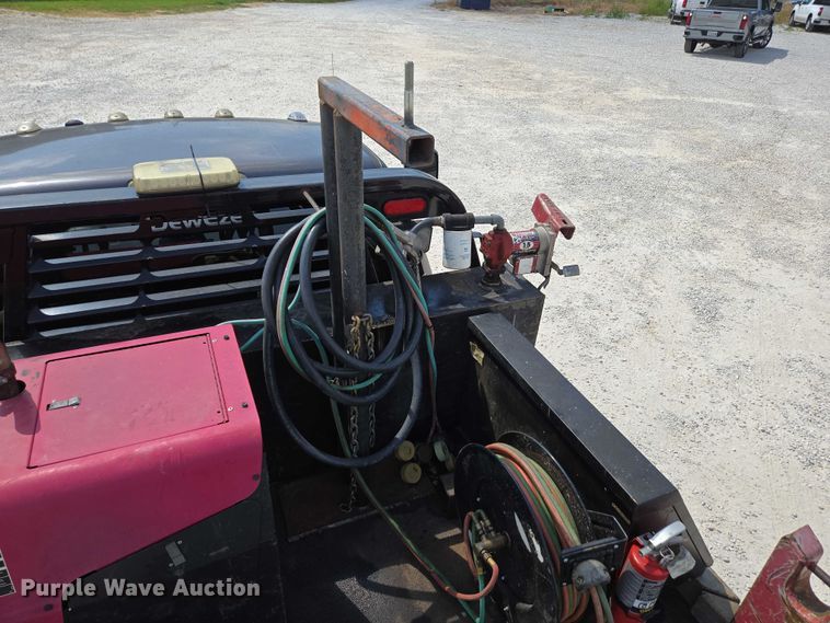 image for item ED2174 2016 Dodge Ram 3500 flatbed pickup truck