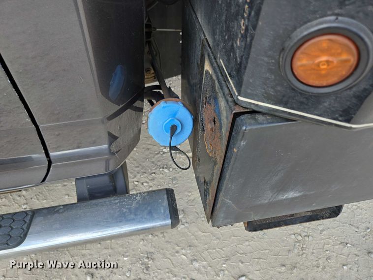 image for item ED2174 2016 Dodge Ram 3500 flatbed pickup truck