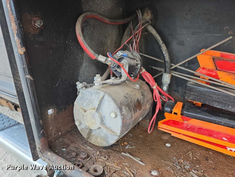 image for item ED2174 2016 Dodge Ram 3500 flatbed pickup truck