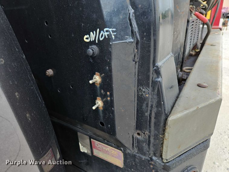 image for item ED2174 2016 Dodge Ram 3500 flatbed pickup truck