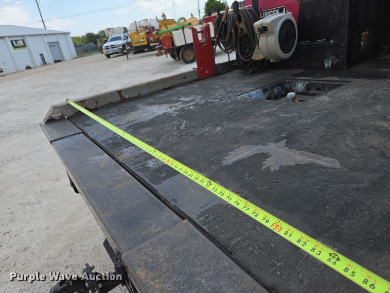 image for item ED2174 2016 Dodge Ram 3500 flatbed pickup truck