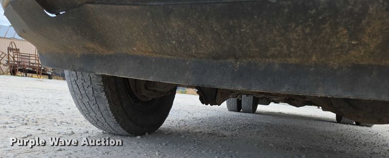 image for item ED2174 2016 Dodge Ram 3500 flatbed pickup truck