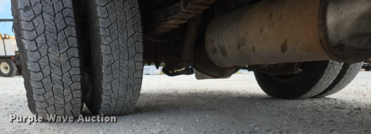 image for item ED2174 2016 Dodge Ram 3500 flatbed pickup truck