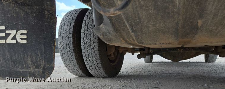 image for item ED2174 2016 Dodge Ram 3500 flatbed pickup truck