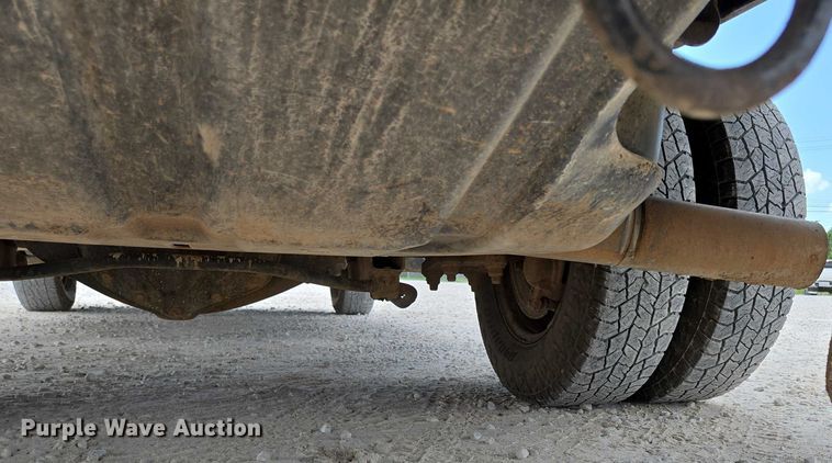 image for item ED2174 2016 Dodge Ram 3500 flatbed pickup truck