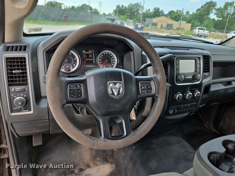 image for item ED2174 2016 Dodge Ram 3500 flatbed pickup truck