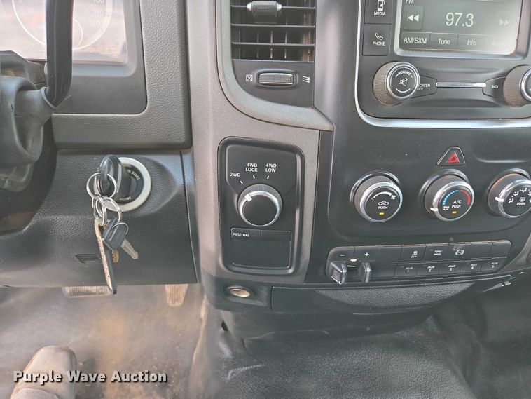 image for item ED2174 2016 Dodge Ram 3500 flatbed pickup truck