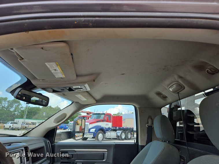 image for item ED2174 2016 Dodge Ram 3500 flatbed pickup truck