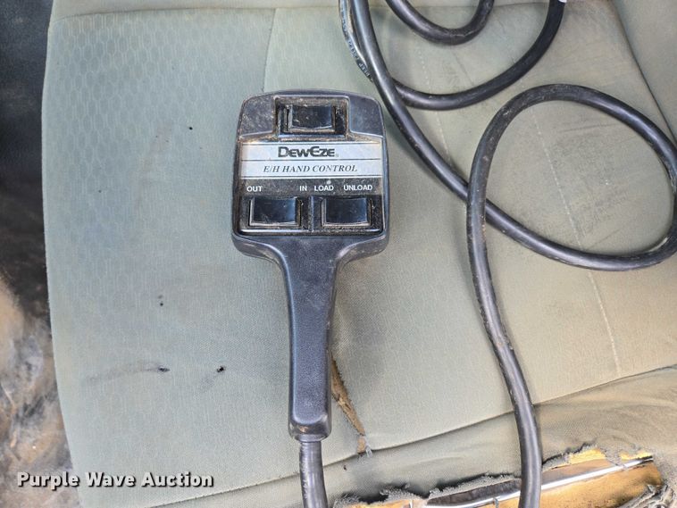 image for item ED2174 2016 Dodge Ram 3500 flatbed pickup truck