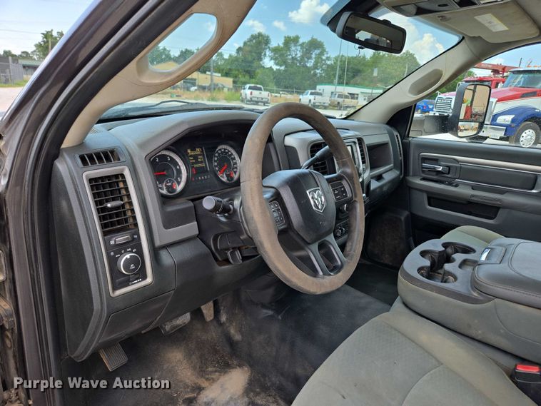 image for item ED2174 2016 Dodge Ram 3500 flatbed pickup truck