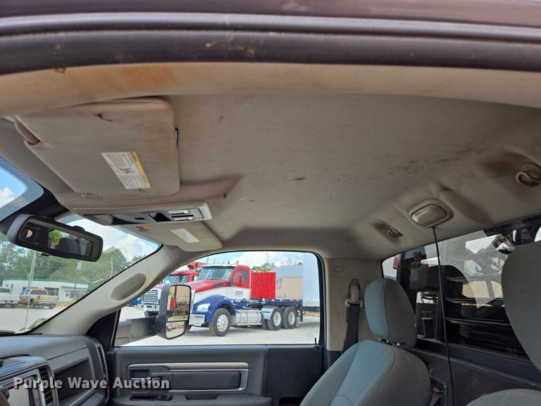 image for item ED2174 2016 Dodge Ram 3500 flatbed pickup truck