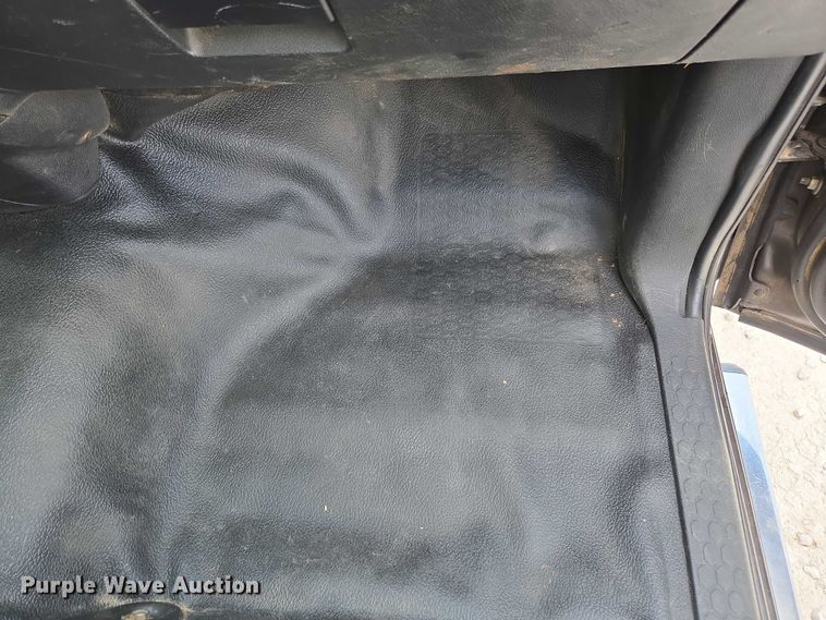 image for item ED2174 2016 Dodge Ram 3500 flatbed pickup truck