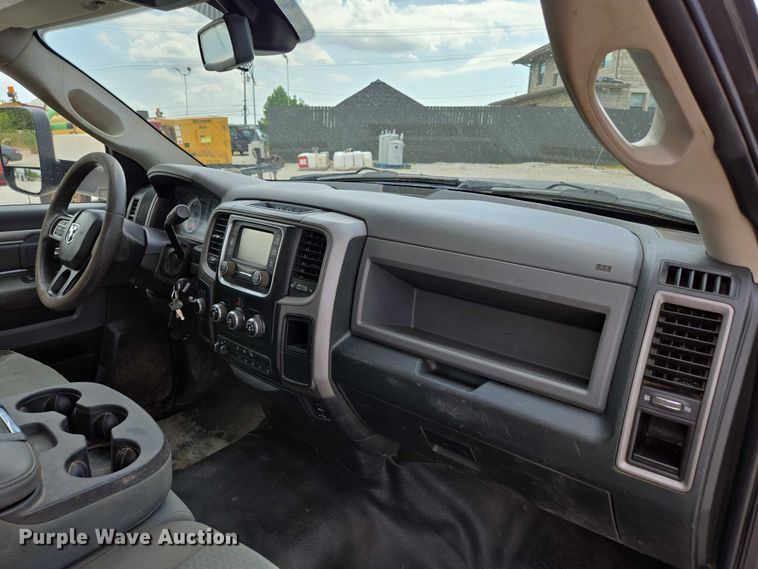 image for item ED2174 2016 Dodge Ram 3500 flatbed pickup truck