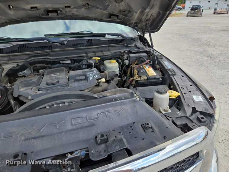 image for item ED2174 2016 Dodge Ram 3500 flatbed pickup truck