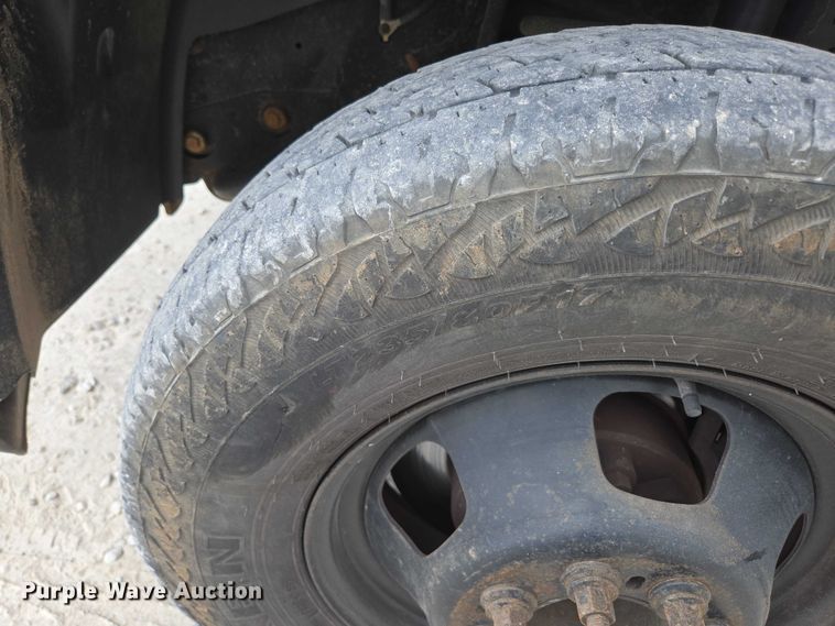 image for item ED2174 2016 Dodge Ram 3500 flatbed pickup truck