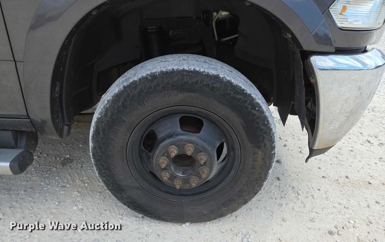 image for item ED2174 2016 Dodge Ram 3500 flatbed pickup truck