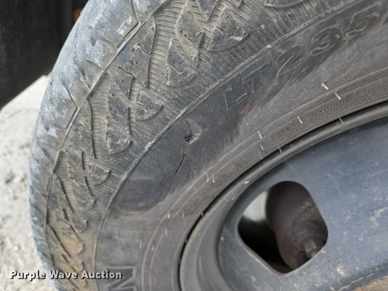 image for item ED2174 2016 Dodge Ram 3500 flatbed pickup truck