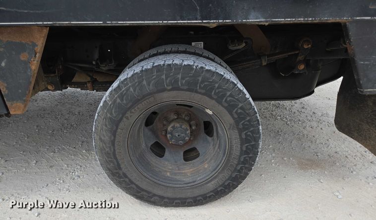 image for item ED2174 2016 Dodge Ram 3500 flatbed pickup truck