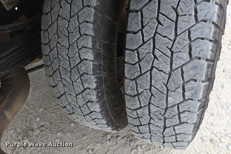 image for item ED2174 2016 Dodge Ram 3500 flatbed pickup truck