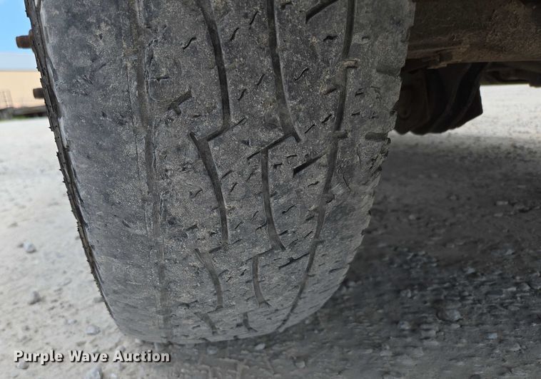 image for item ED2174 2016 Dodge Ram 3500 flatbed pickup truck