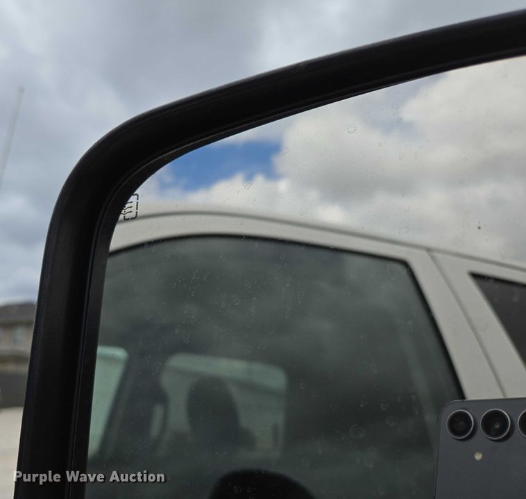 image for item ED2175 2015 Dodge Ram 4500 Crew Cab flatbed truck