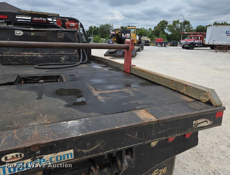 image for item ED2175 2015 Dodge Ram 4500 Crew Cab flatbed truck