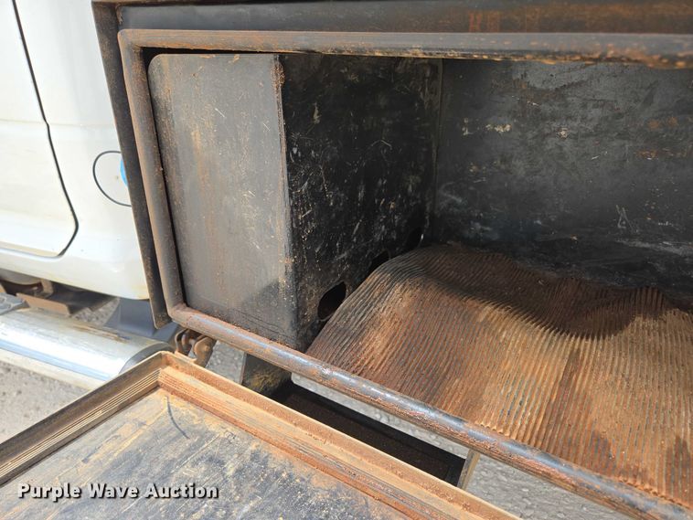 image for item ED2175 2015 Dodge Ram 4500 Crew Cab flatbed truck