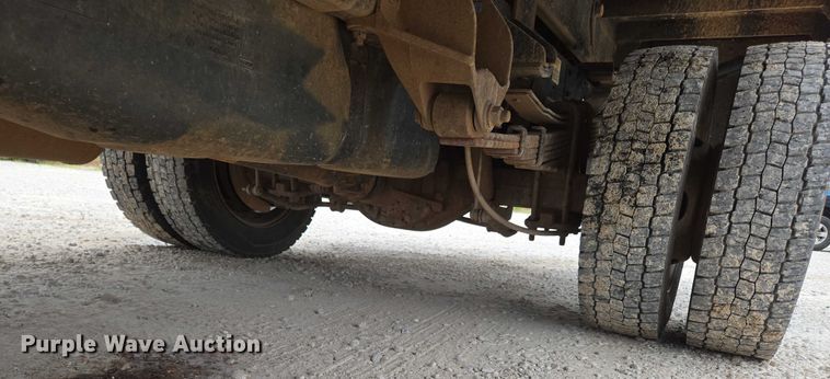 image for item ED2175 2015 Dodge Ram 4500 Crew Cab flatbed truck