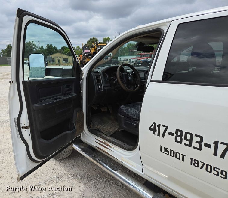 image for item ED2175 2015 Dodge Ram 4500 Crew Cab flatbed truck