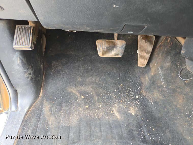 image for item ED2175 2015 Dodge Ram 4500 Crew Cab flatbed truck