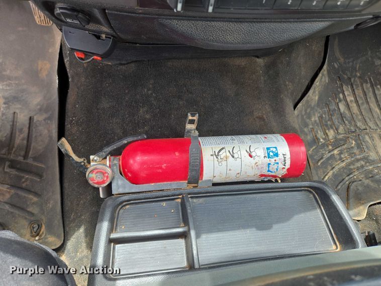 image for item ED2175 2015 Dodge Ram 4500 Crew Cab flatbed truck