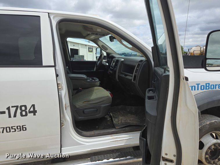 image for item ED2175 2015 Dodge Ram 4500 Crew Cab flatbed truck