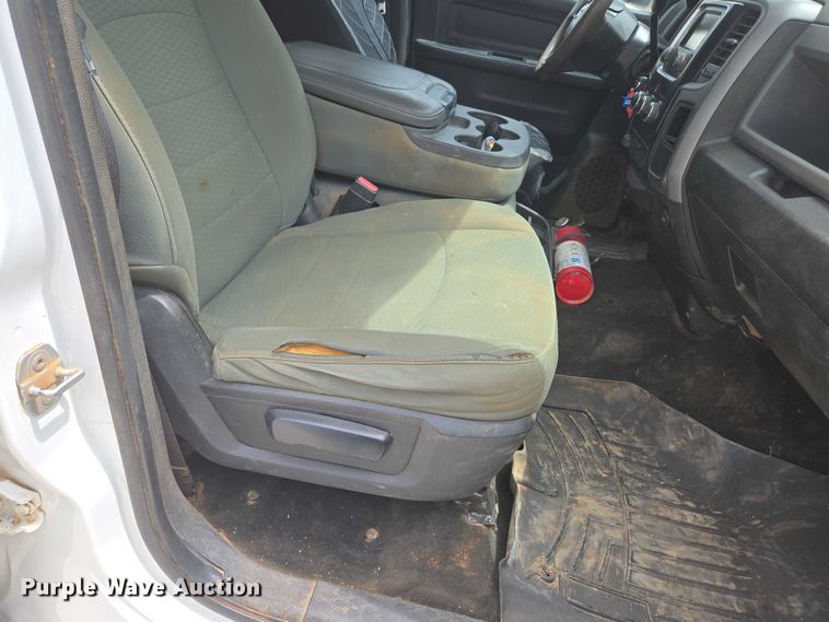 image for item ED2175 2015 Dodge Ram 4500 Crew Cab flatbed truck