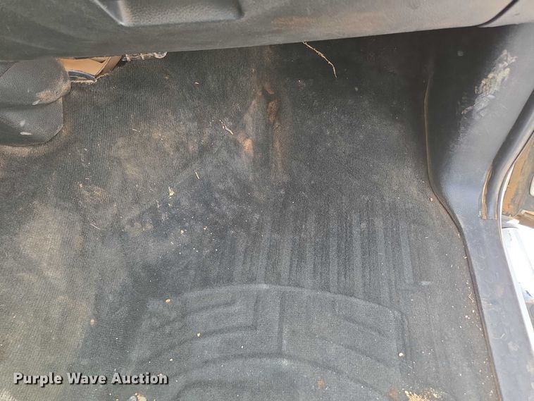 image for item ED2175 2015 Dodge Ram 4500 Crew Cab flatbed truck